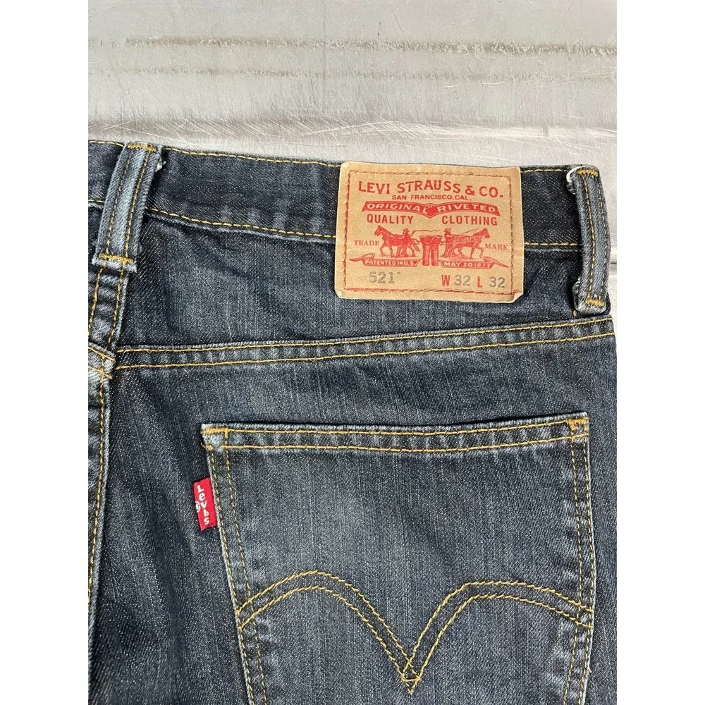 Levis levis 521